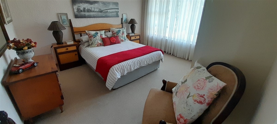 5 Bedroom Property for Sale in Wavecrest Eastern Cape